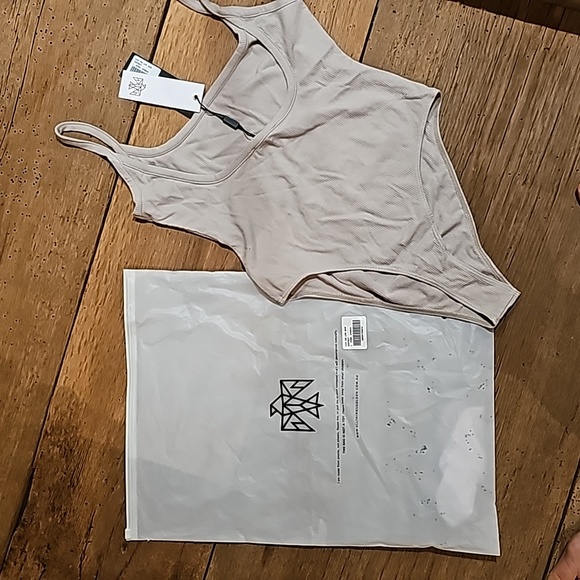 ALL THINGS GOLDEN. LUXE RIB LOW BACK BODYSUIT - STONE - Picture 7 of 8